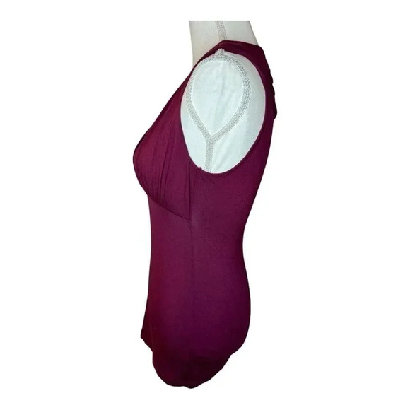Banana Republic Stretch Women’s XS Burgundy Sleeveless Top - Picture 2 of 7